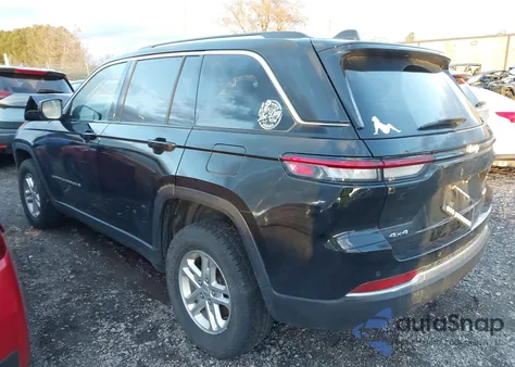 2023 Jeep Grand Cherokee Laredo 4X4 z USA, uszkodzony, nr VIN 1C4RJHAG4PC659674